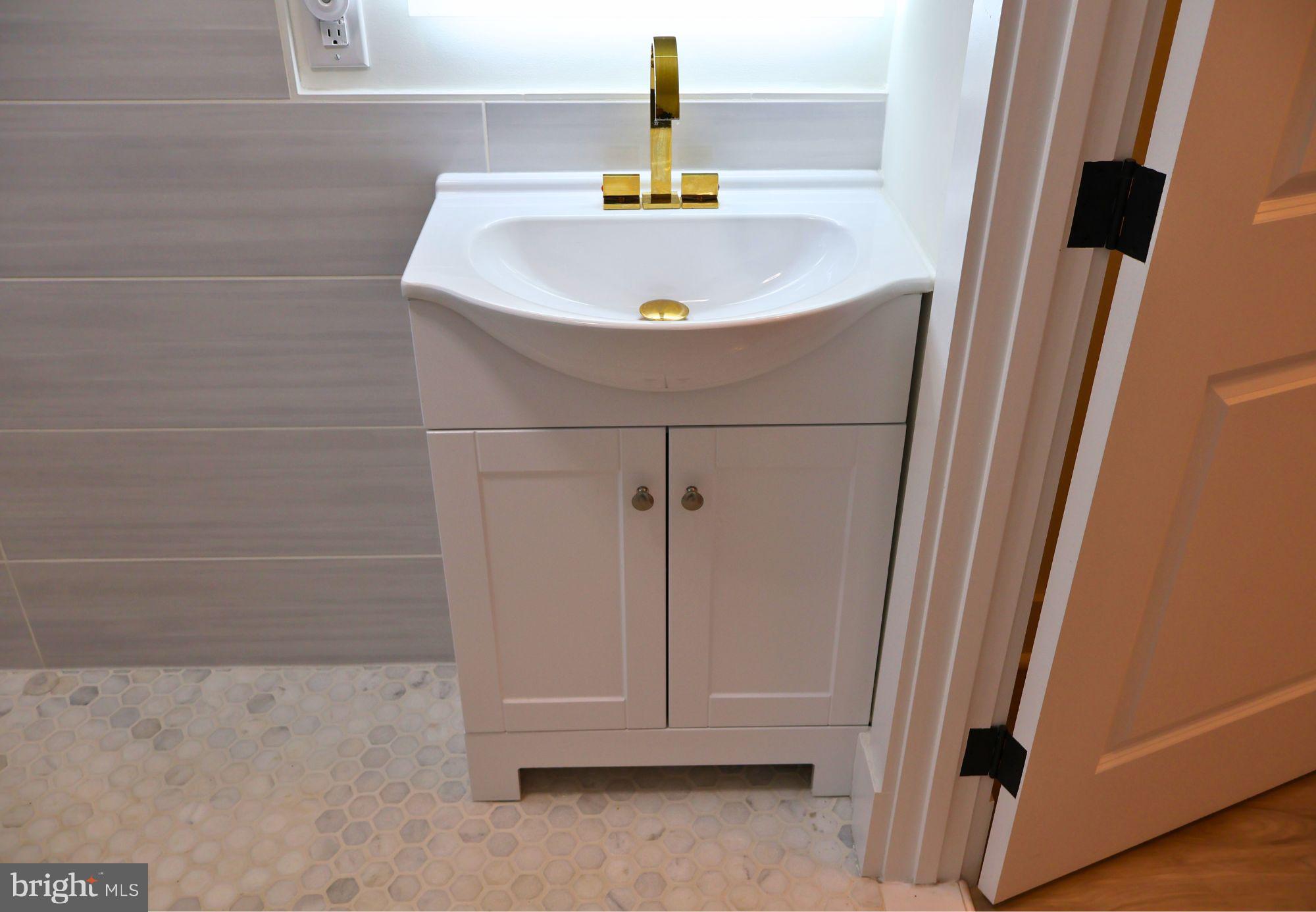 267 Buck Road Linden, VA 22642 - Photo 15 of 37 a bathroom with a sink