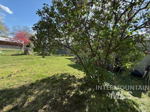 1415 7th Street Clarkston, WA 99403 - Photo 12 of 20 Lots of shade trees