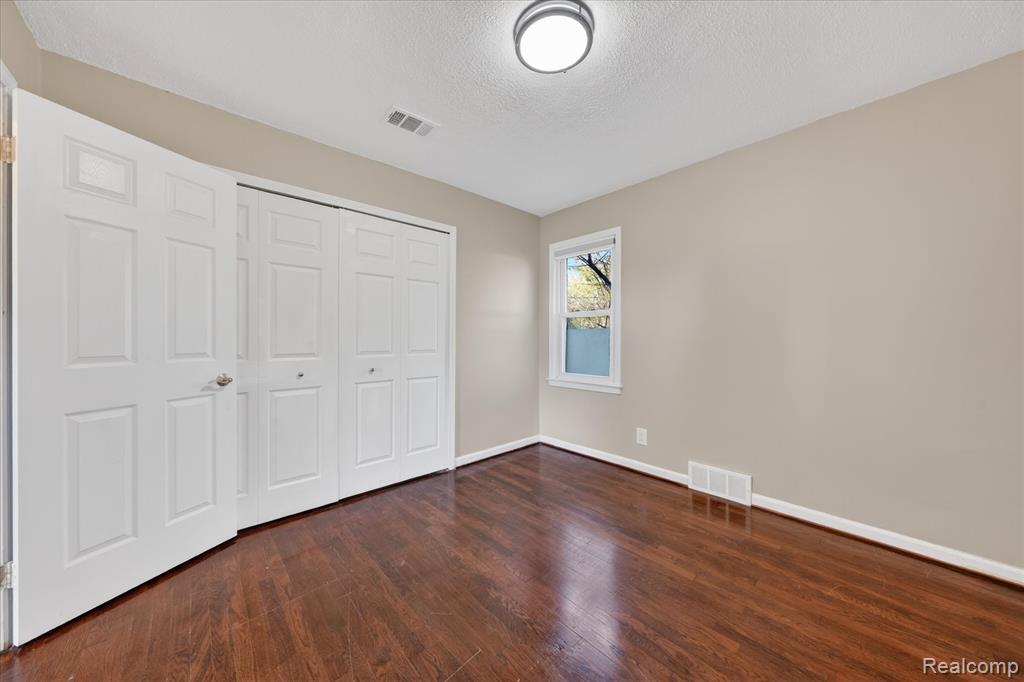 15151 Merriman Road Livonia, MI 48154 - Photo 21 of 38 Gallery Image 21