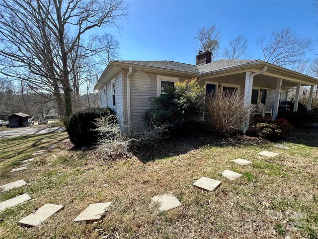 $425,000 | 135 Haynes Street, Hendersonville, NC 28791