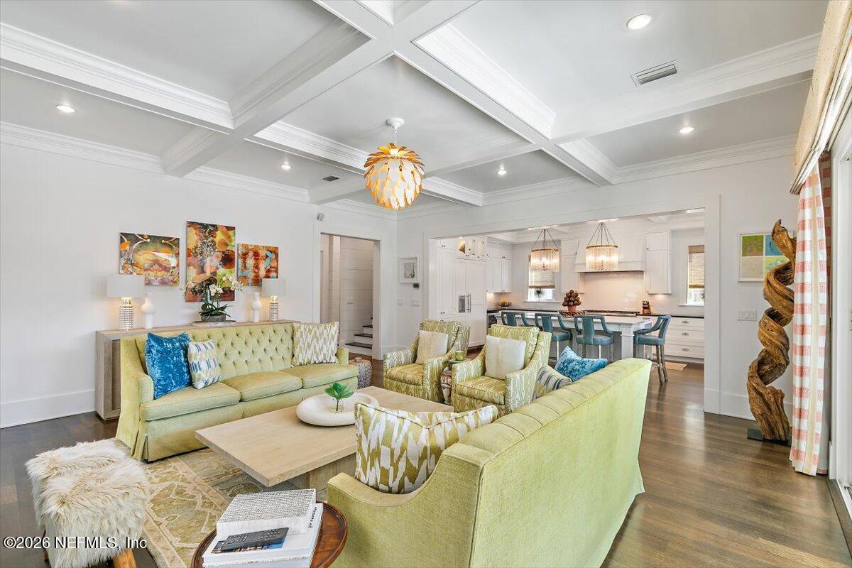 360 Fifth Street Atlantic Beach, FL 32233 - Photo 14 of 54 14-Living Room