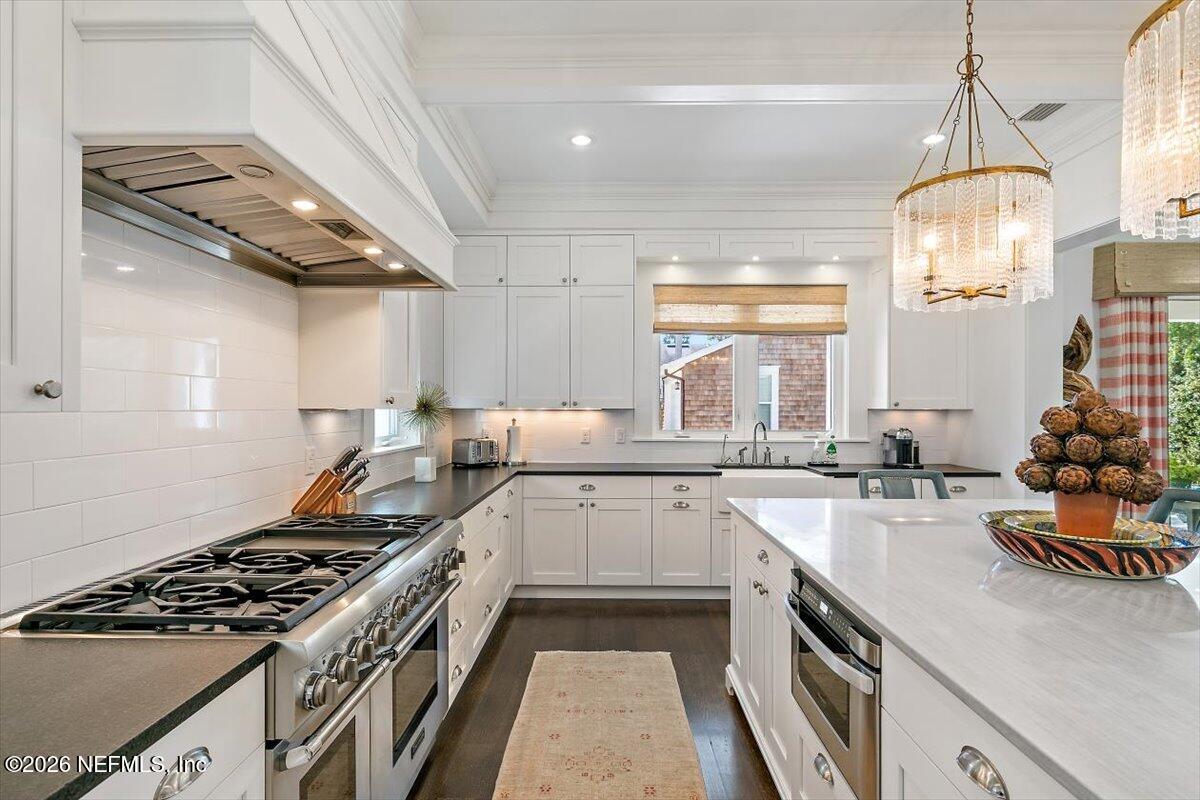 360 Fifth Street Atlantic Beach, FL 32233 - Photo 17 of 54 17-Kitchen