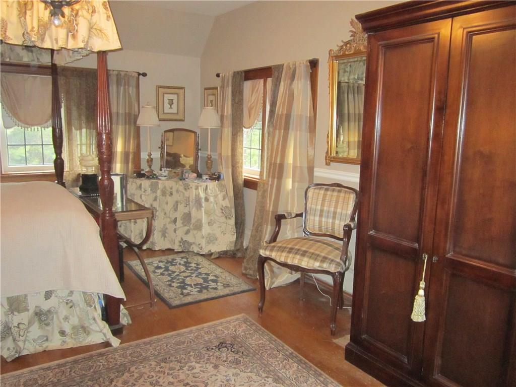 19 Scenery Road Wilkinsburg, PA 15221 - Photo 16 of 25 Hardwood floors