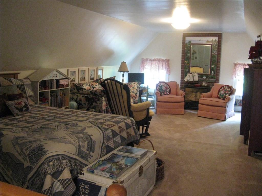 19 Scenery Road Wilkinsburg, PA 15221 - Photo 23 of 25 3rd floor-4th bedroom/family room