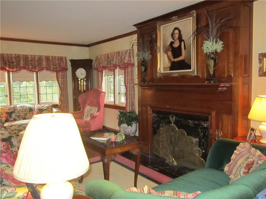 19 Scenery Road Wilkinsburg, PA 15221 - Photo 5 of 25 Beautiful fireplace and mantle