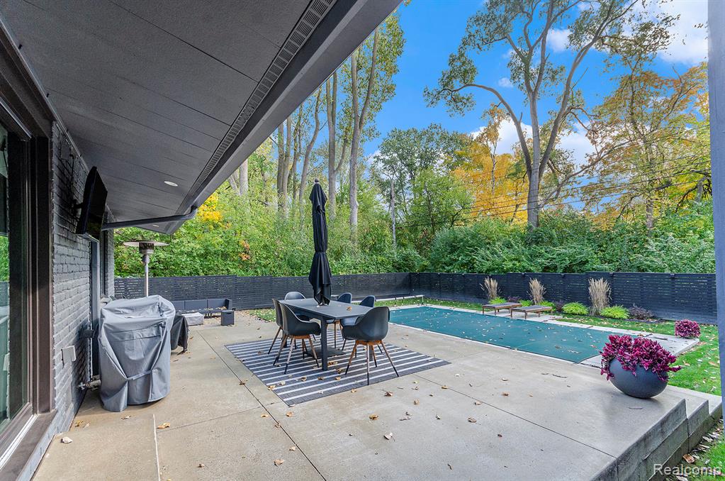 29849 Sugar Spring Road Farmington Hills, MI 48334 - Photo 37 of 49