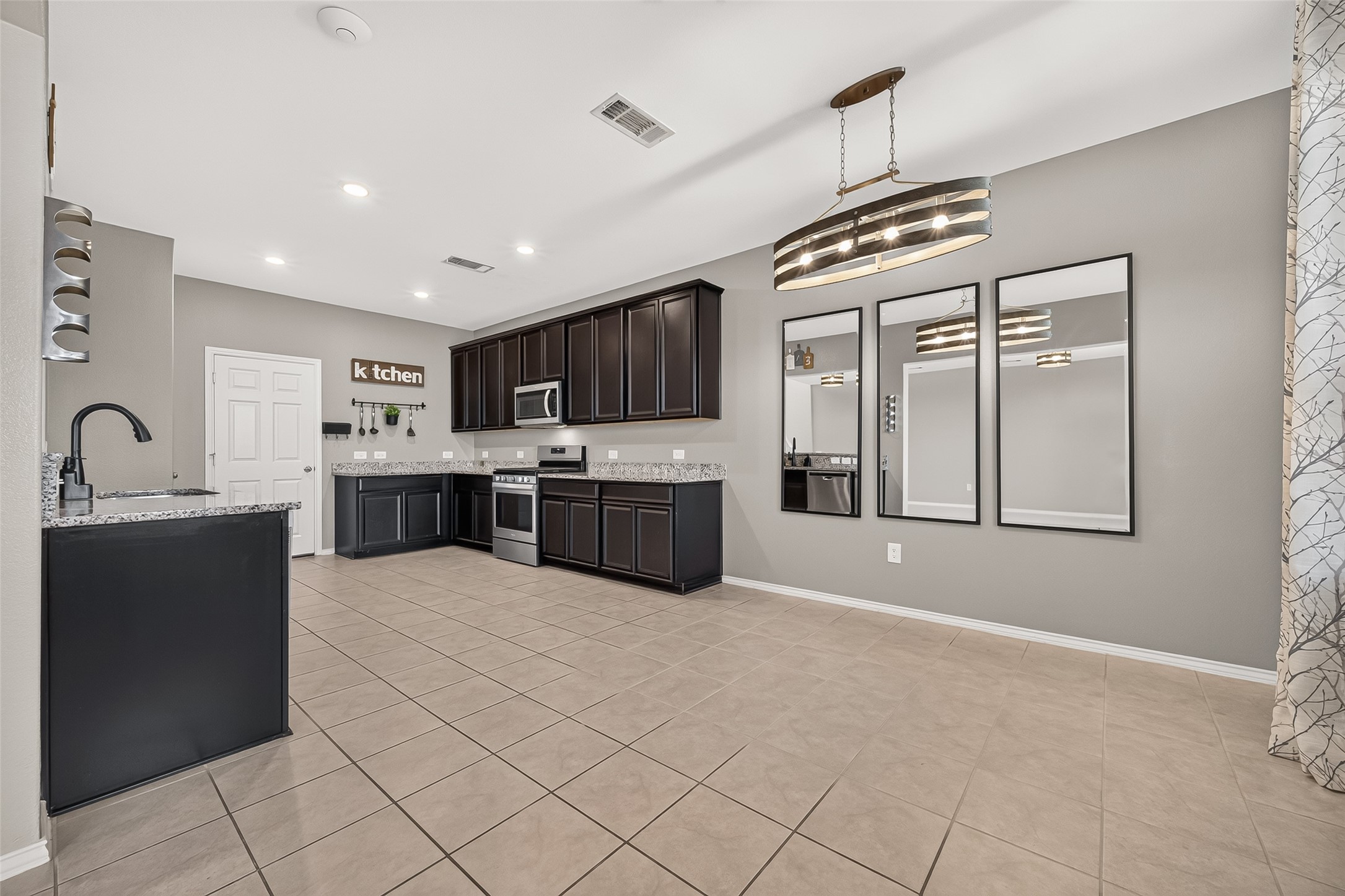 5911 Waggoner Ranch Trail Katy, TX 77493 - Photo 8 of 34 Gallery Image 8