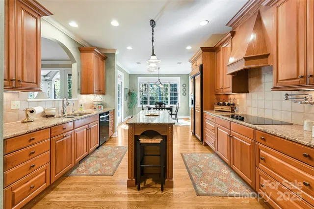 $925,000 | 60 Kuykendall Court, Hendersonville, NC 28739