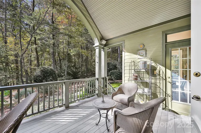 $925,000 | 60 Kuykendall Court, Hendersonville, NC 28739