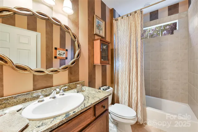 $925,000 | 60 Kuykendall Court, Hendersonville, NC 28739