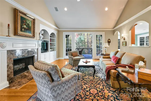 $925,000 | 60 Kuykendall Court, Hendersonville, NC 28739