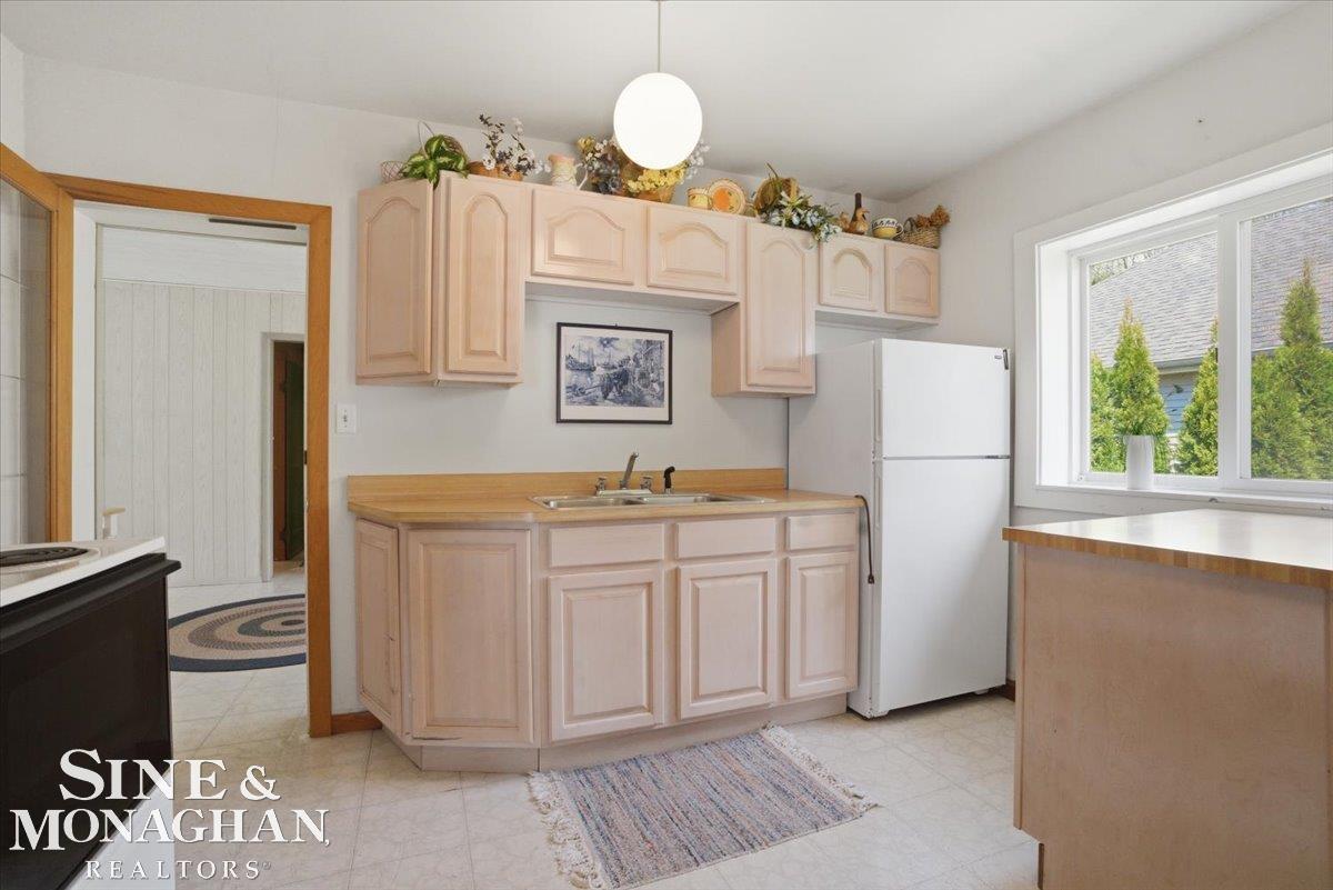 637 South Lakeshore Road Port Sanilac, MI 48469 - Photo 8 of 49