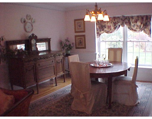 391 Stearns Road Marlborough, MA 01752 - Photo 4 of 11 Gallery Image 4