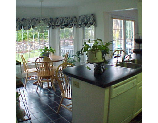 391 Stearns Road Marlborough, MA 01752 - Photo 5 of 11 Gallery Image 5