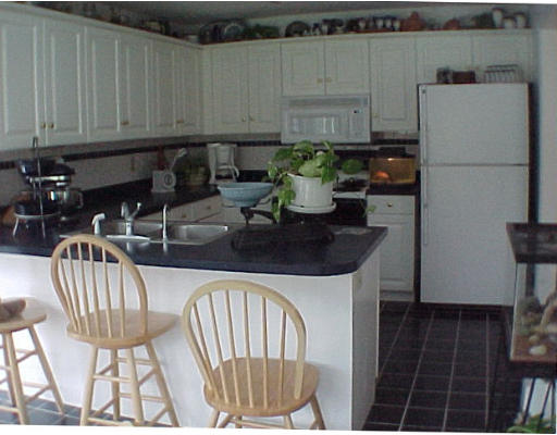 391 Stearns Road Marlborough, MA 01752 - Photo 6 of 11 Gallery Image 6