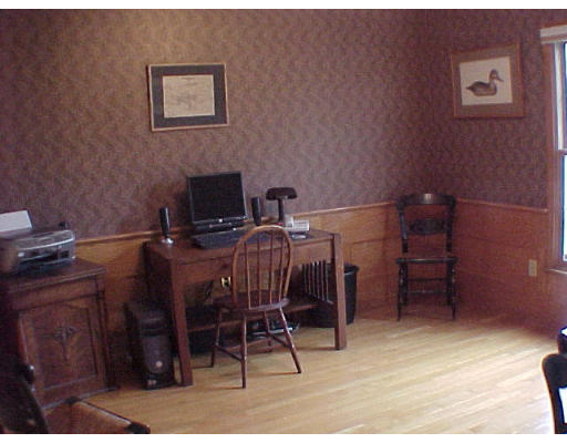 391 Stearns Road Marlborough, MA 01752 - Photo 9 of 11 Gallery Image 9