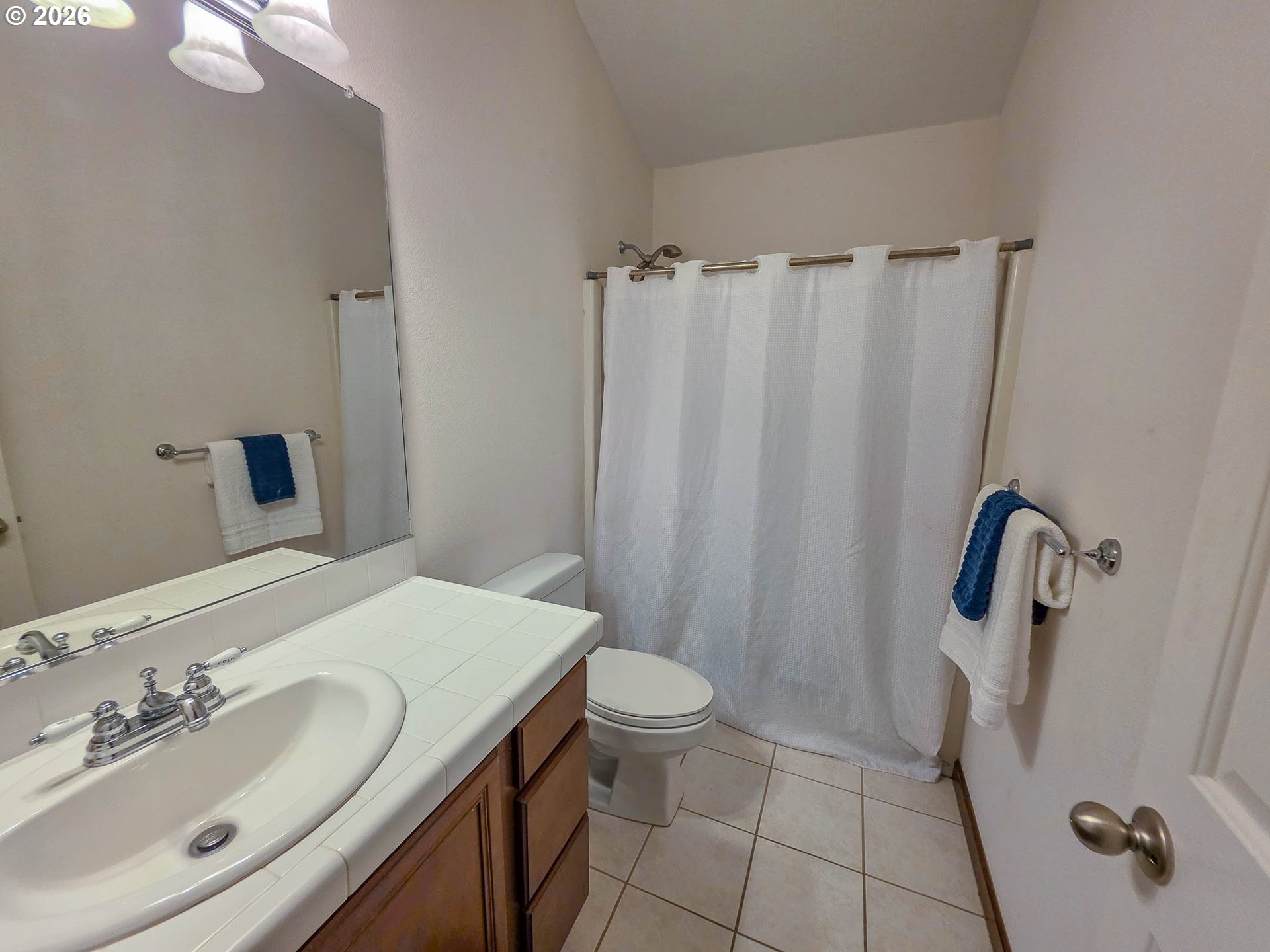 810 East 9th Street, Unit B8 Newberg, OR 97132 - Photo 11 of 19 Bathroom