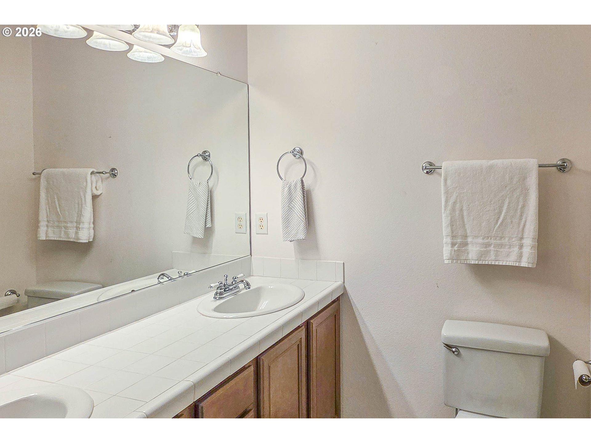 810 East 9th Street, Unit B8 Newberg, OR 97132 - Photo 12 of 19 Bathroom