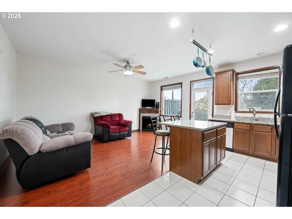 $288,900 | 810 East 9th Street, Unit B8, Newberg, OR 97132