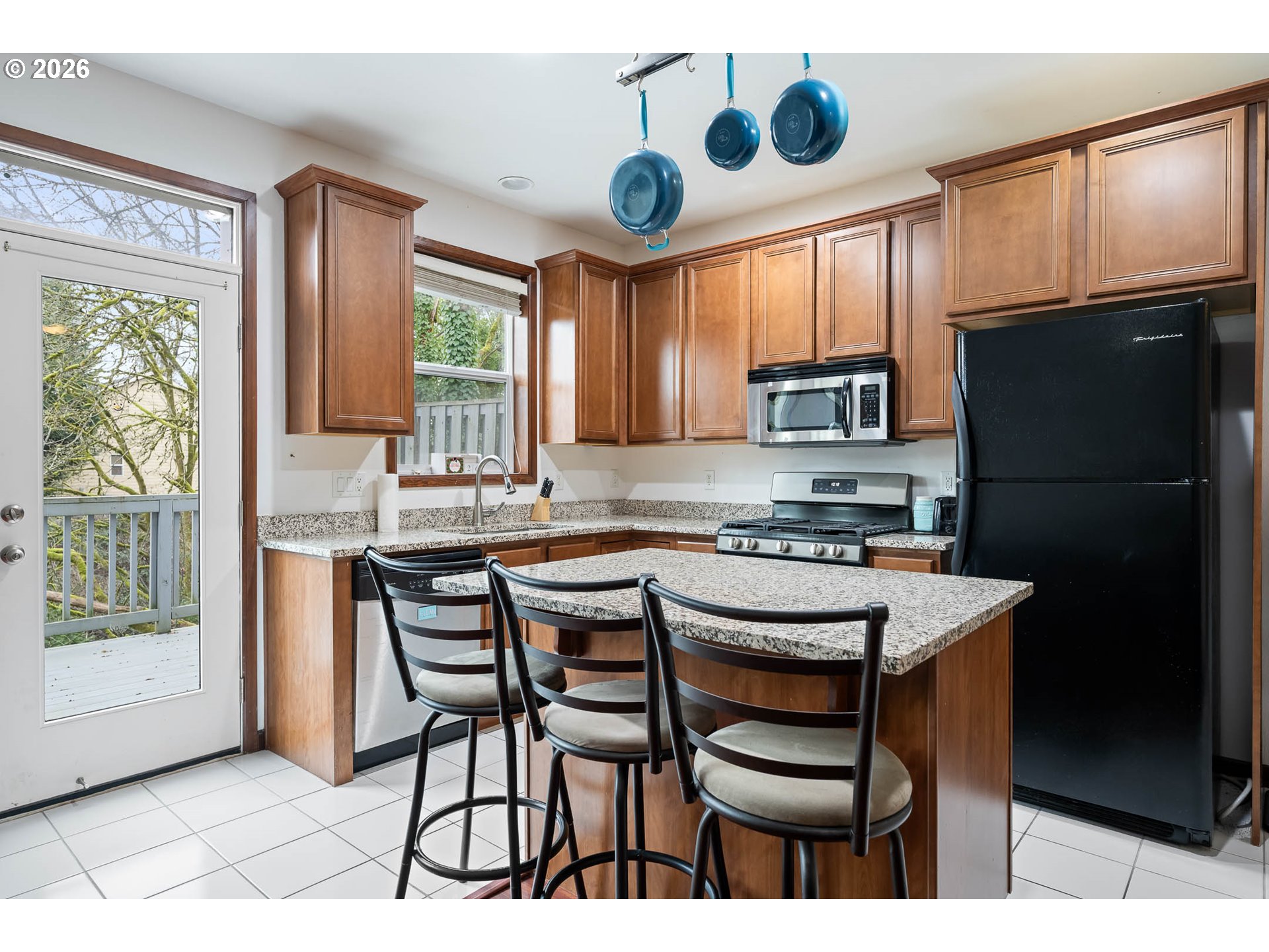 810 East 9th Street, Unit B8 Newberg, OR 97132 - Photo 6 of 19 Kitchen