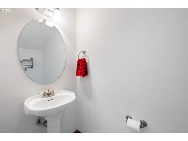 $288,900 | 810 East 9th Street, Unit B8, Newberg, OR 97132