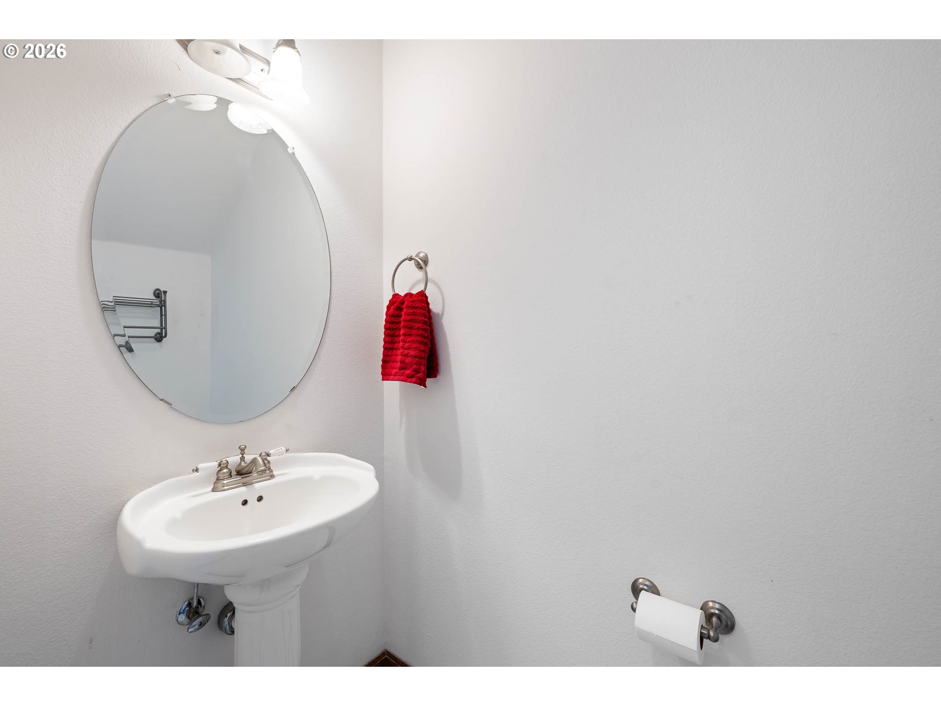 810 East 9th Street, Unit B8 Newberg, OR 97132 - Photo 7 of 19 Bathroom