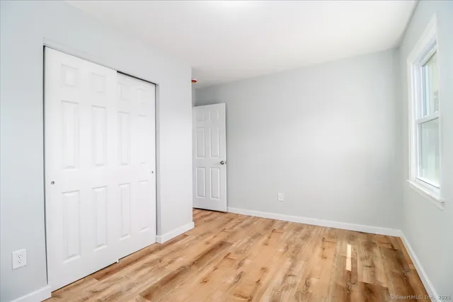 a view of empty room with window