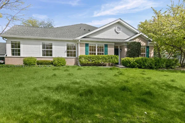 $419,990 | 104 Enfield Lane, Grayslake, IL 60030