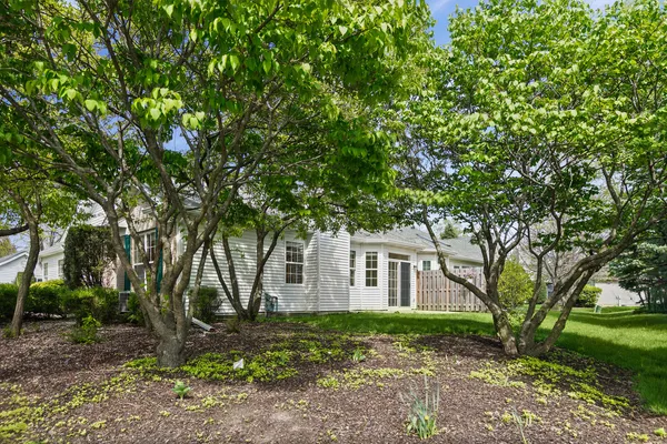 $419,990 | 104 Enfield Lane, Grayslake, IL 60030