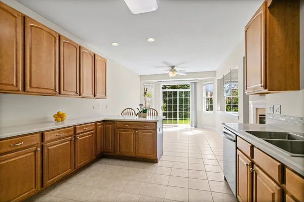 $419,990 | 104 Enfield Lane, Grayslake, IL 60030