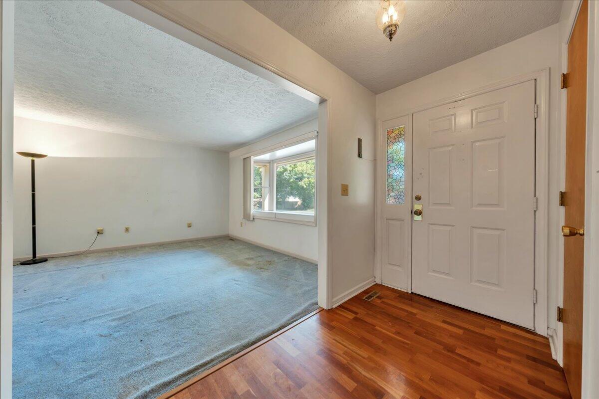 7834 Barrens Road Roanoke, VA 24019 - Photo 4 of 43 04-MIB01235