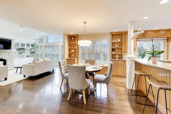 $1,250,000 | 1317 West Grove Street, Arlington Heights, IL 60005