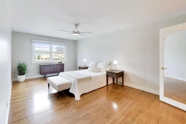 $1,250,000 | 1317 West Grove Street, Arlington Heights, IL 60005