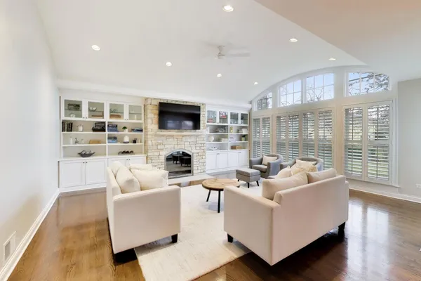 $1,250,000 | 1317 West Grove Street, Arlington Heights, IL 60005