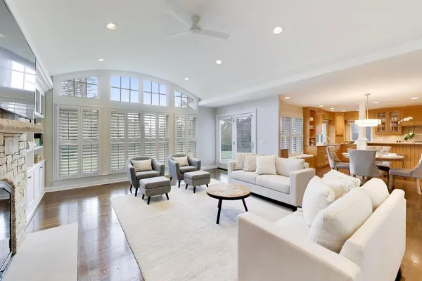 $1,250,000 | 1317 West Grove Street, Arlington Heights, IL 60005