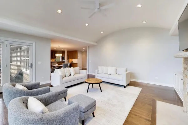 $1,250,000 | 1317 West Grove Street, Arlington Heights, IL 60005