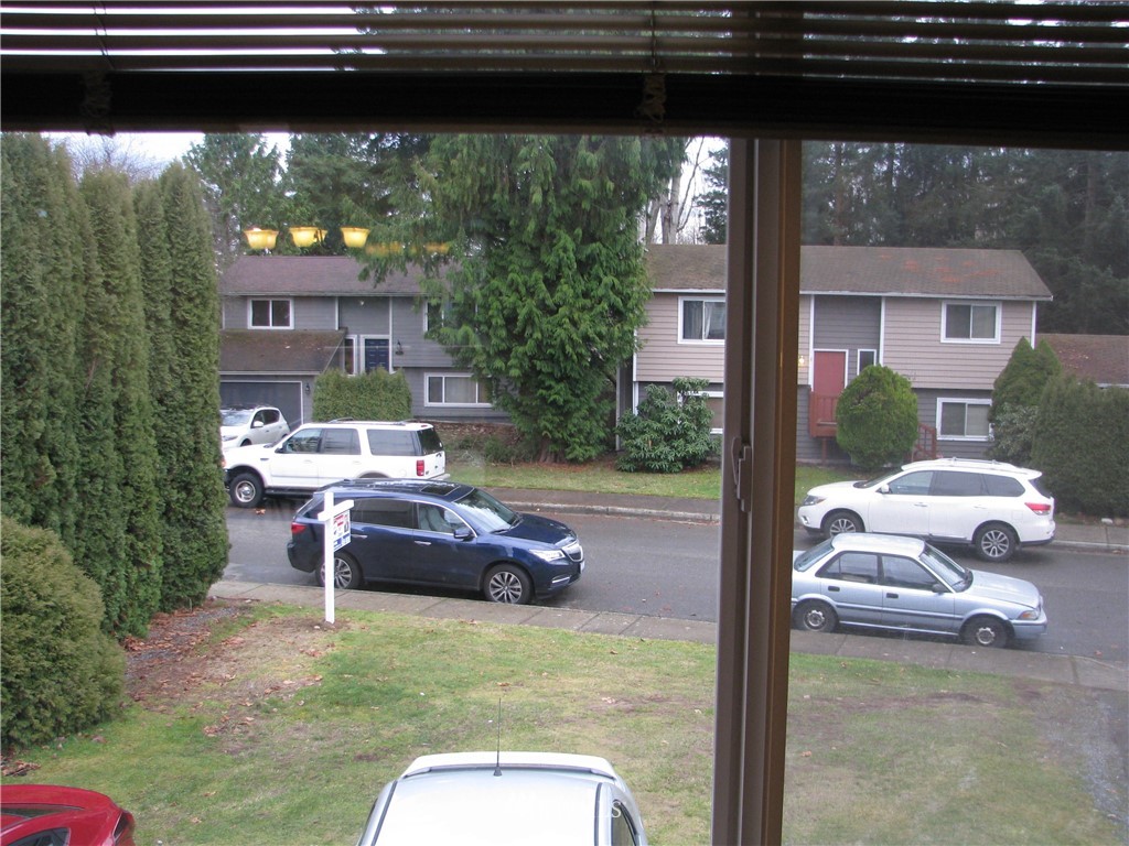 629 204th Street Southeast Bothell, WA 98012 - Photo 5 of 13