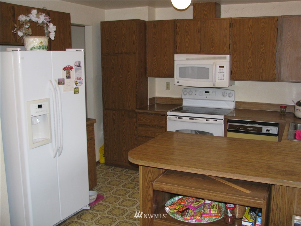 629 204th Street Southeast Bothell, WA 98012 - Photo 10 of 13
