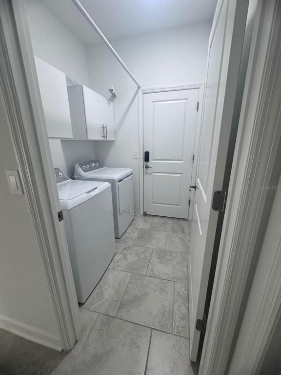 3071 Camden Way Davenport, FL 33837 - Photo 15 of 44 a bathroom with a sink a toilet and a shower