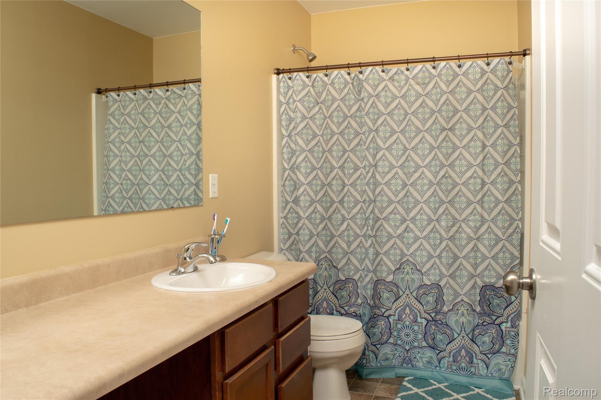 47035 Gloede Road Macomb, MI 48044 - Photo 18 of 22 DSC_0117.jpg