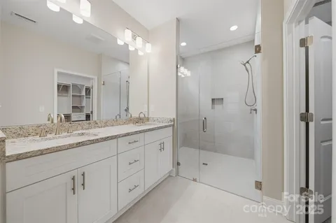 $529,900 | 831 B Wynnshire Drive, Hickory, NC 28601