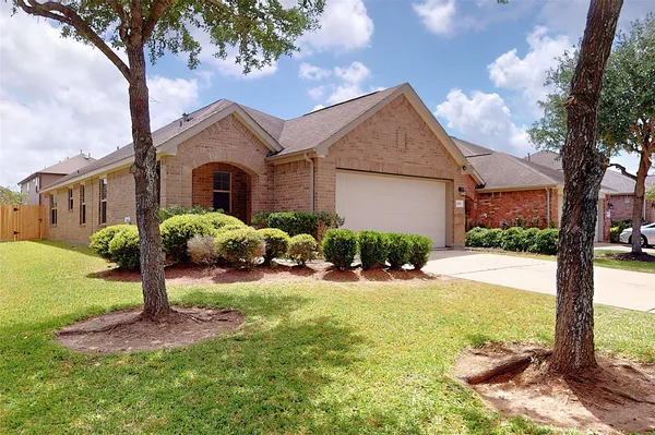 $2,300 | 3043 Heather Grove Lane, League City, TX 77539