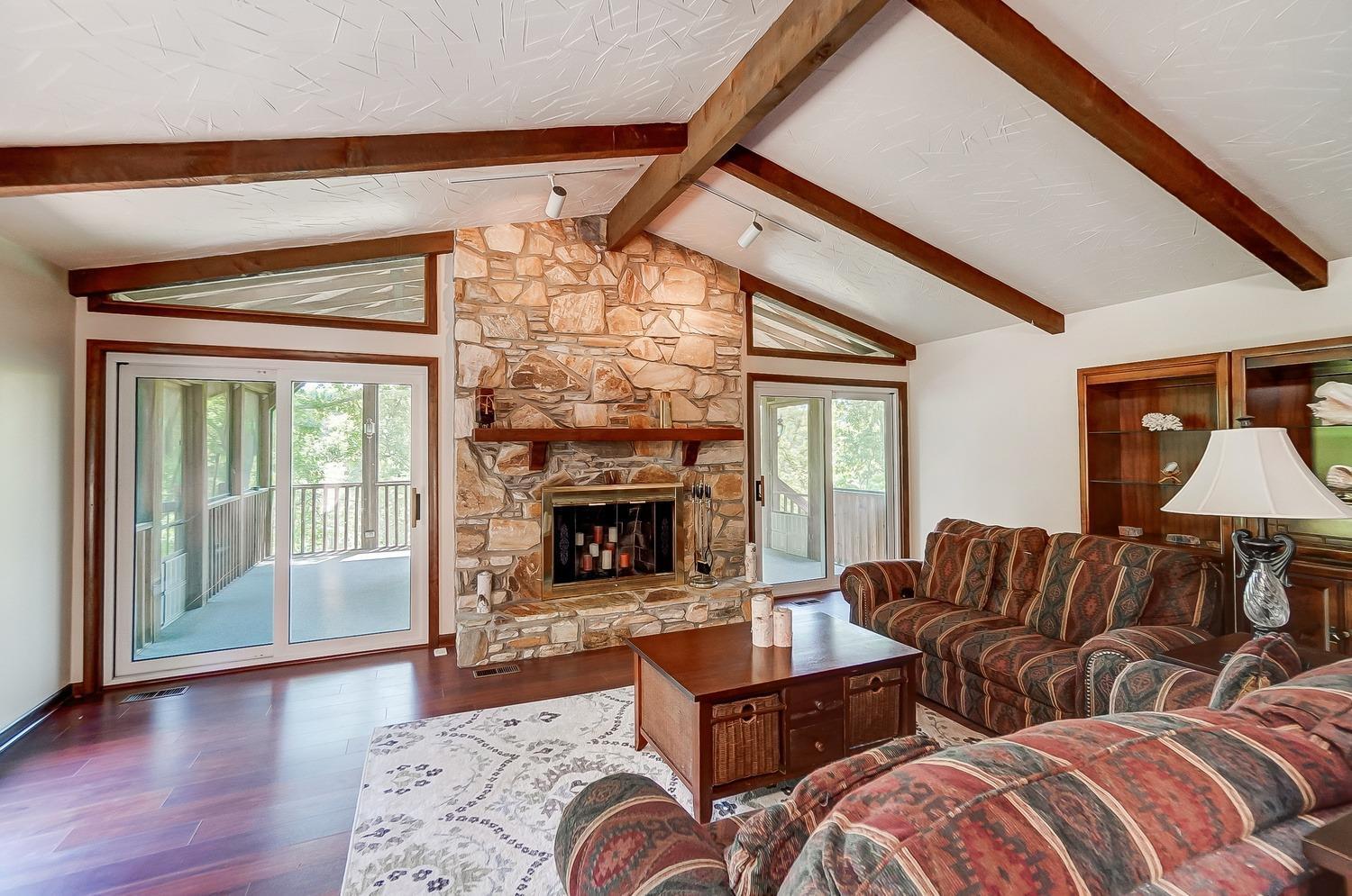 6110 Daleview Road Cincinnati, OH 45247 - Photo 7 of 47