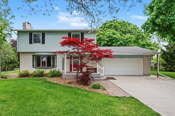 $309,400 | 702 Handy Drive, Bay City, MI 48706