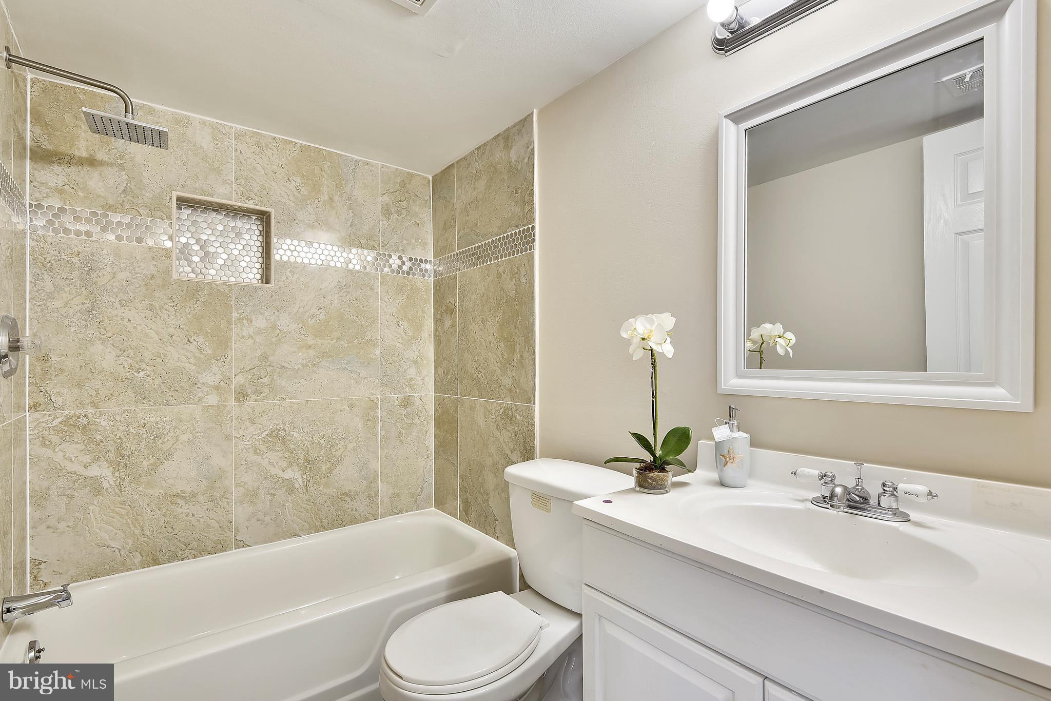 3942 Bel Pre Road, Unit 7 Silver Spring, MD 20906 - Photo 5 of 24 Bath (Master)