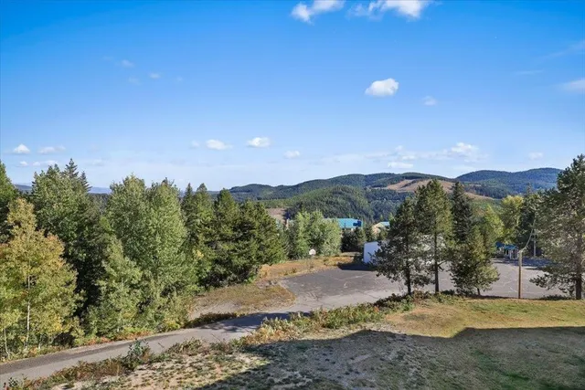 $175,000 | 28600 North Mt Spokane Park Drive, Unit 209, Mead, WA 99021