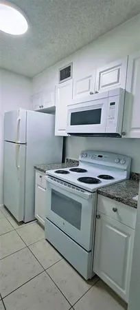 $1,500 | 6519 West Newberry Road, Unit 805, Gainesville, FL 32605