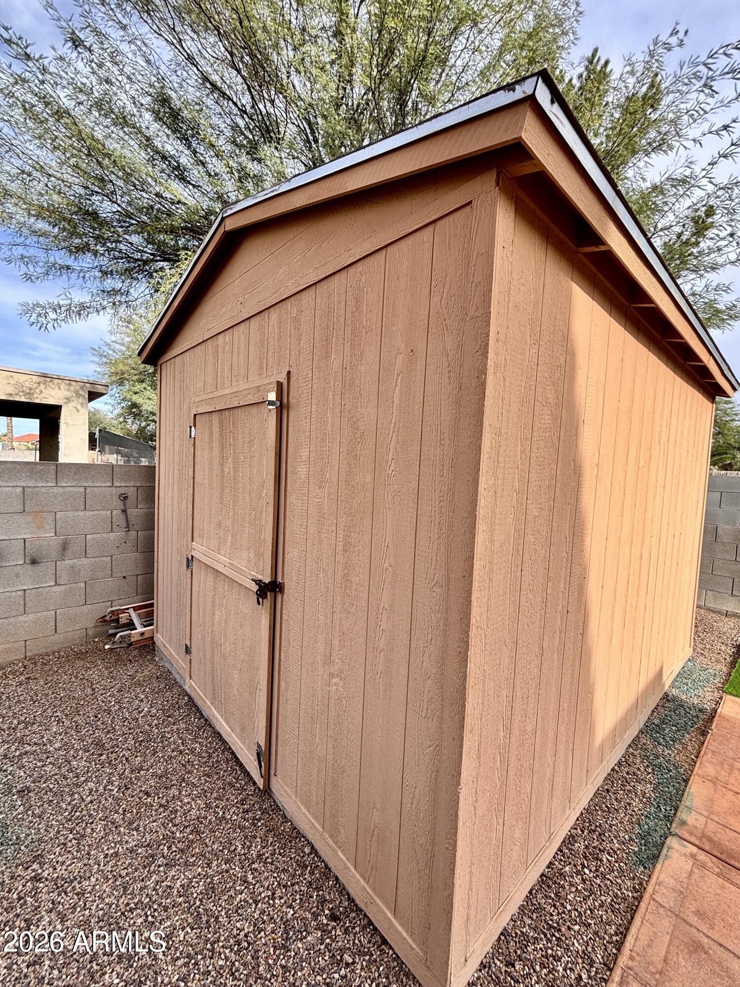 160 North Pottebaum Road Casa Grande, AZ 85122 - Photo 46 of 47 a backyard of a house