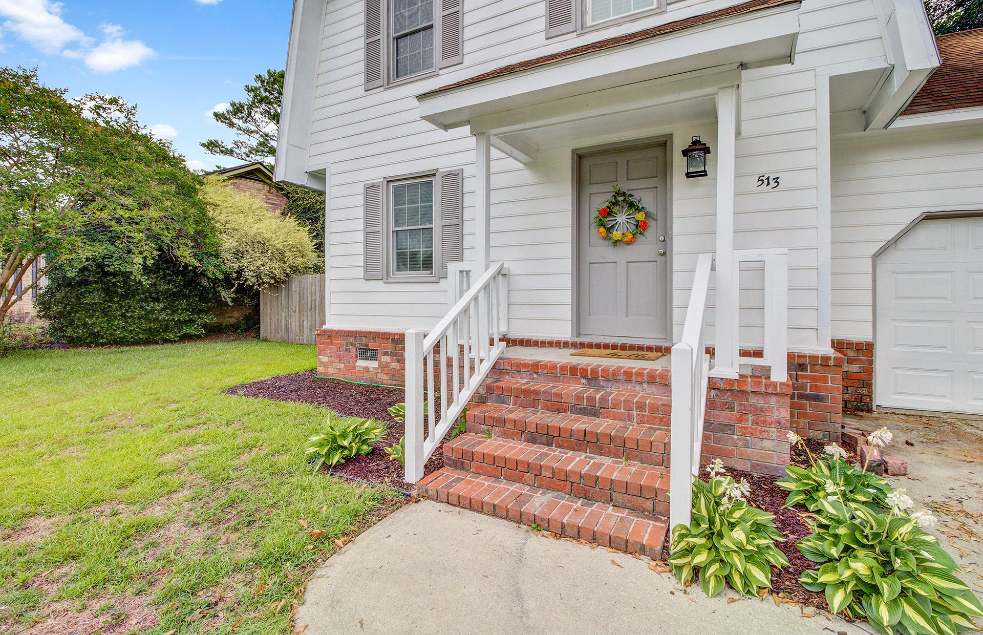 513 Longleaf Road Summerville, SC 29486 - Photo 3 of 34 4