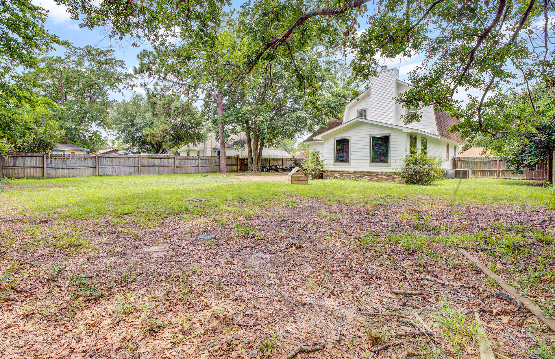 513 Longleaf Road Summerville, SC 29486 - Photo 23 of 34 24